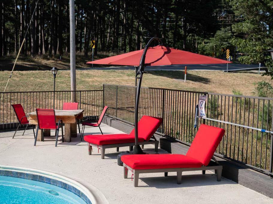 Stonegate Lodge King Bed Wifi 50In Roku Tv Salt Water Pool Room #102 Eureka Springs Kültér fotó